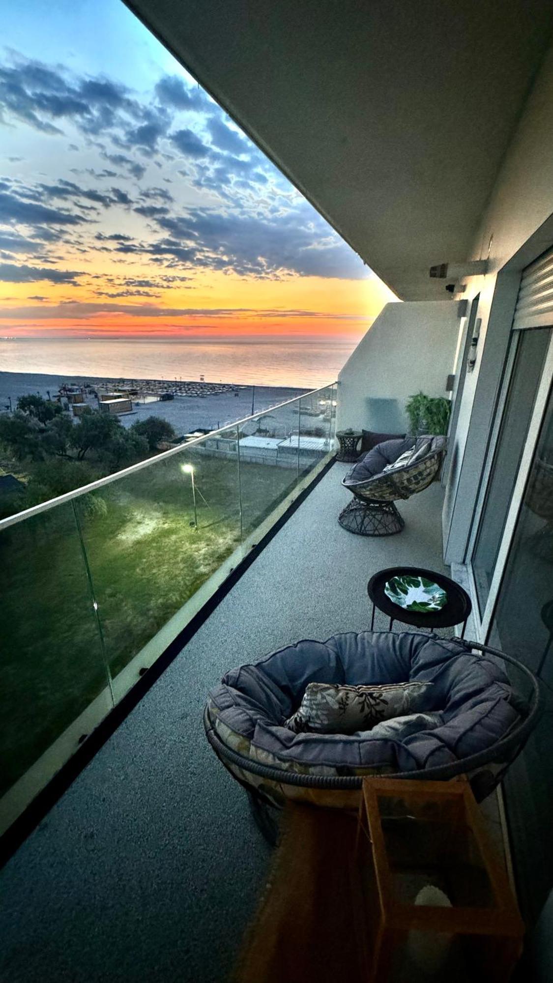 White Tower Mamaia - Private Apartment Экстерьер фото