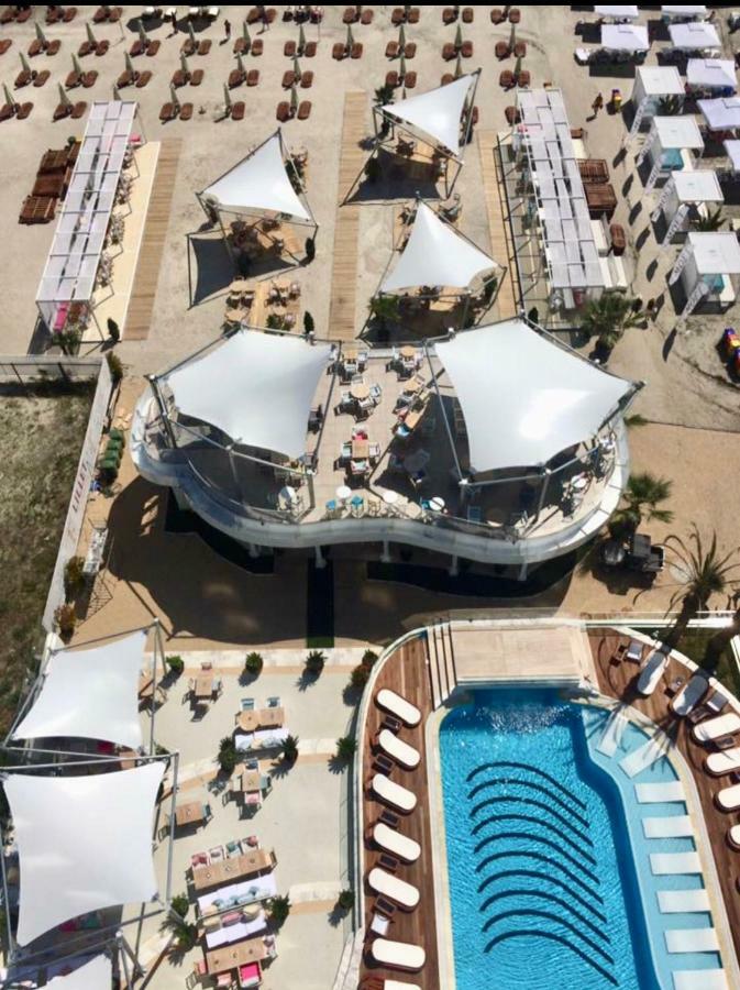 White Tower Mamaia - Private Apartment Экстерьер фото